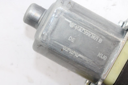 MOTOR ELEVALUNAS DELANTERO IZQUIERDO 