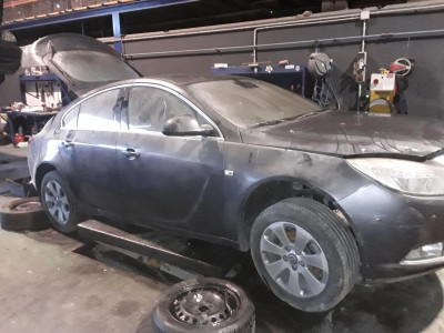 OPEL INSIGNIA BERLINA