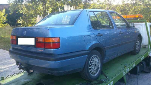  VOLKSWAGEN VENTO (1H2) 