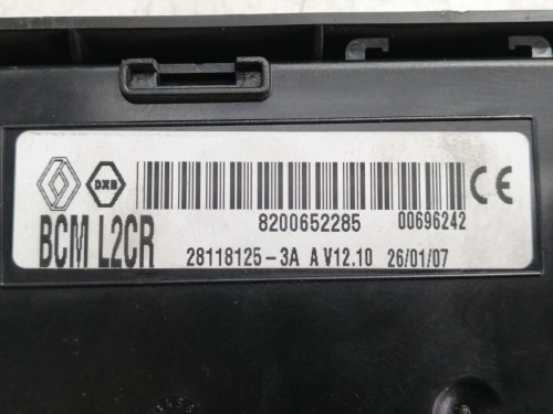  CAJA RELES / FUSIBLES RENAULT CLIO III 