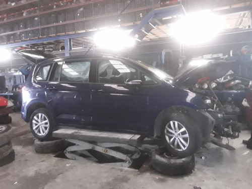  VOLKSWAGEN TOURAN (5T1) 