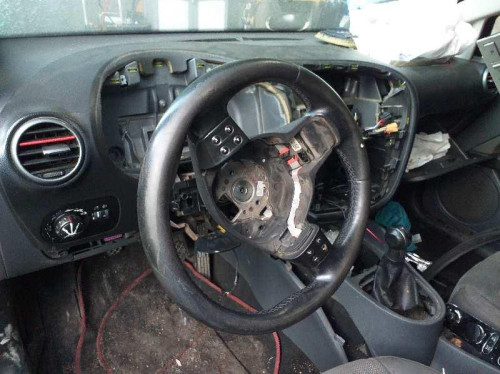  SEAT LEON (1P1) 