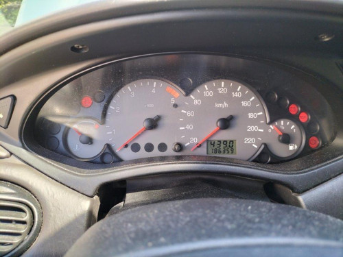  FORD FOCUS BERLINA (CAK) 