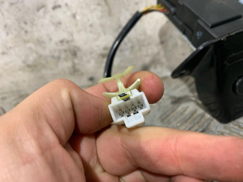 CERRADURA MALETERO / PORTON 