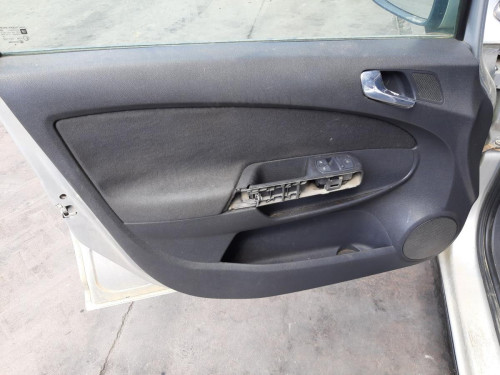 OPEL CORSA D — vehículo donante para recambios 