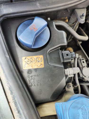  VOLKSWAGEN TOUAREG (7LA) 