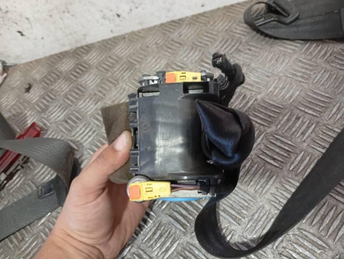 CINTURON SEGURIDAD DELANTERO DERECHO 