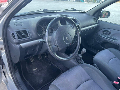 RENAULT CLIO II FASE II (B/CB0) — vehículo donante para recambios 