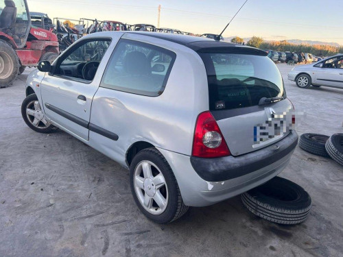 RENAULT CLIO II FASE II (B/CB0) — vehículo donante para recambios 