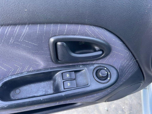RENAULT CLIO II FASE II (B/CB0) — vehículo donante para recambios 