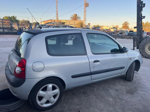 RENAULT CLIO II FASE II (B/CB0) — vehículo donante para recambios 