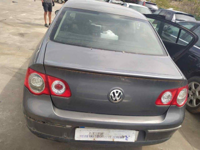 VOLKSWAGEN PASSAT BERLINA (3C2)