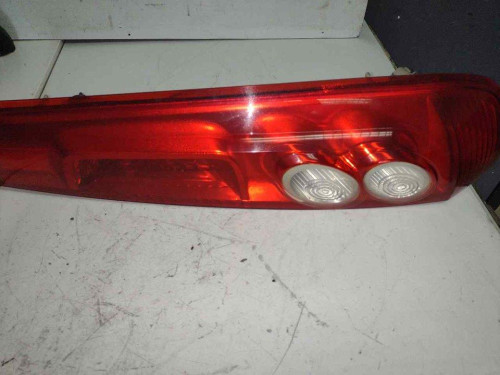 PILOTO TRASERO DERECHO Ford FIESTA (CBK) 