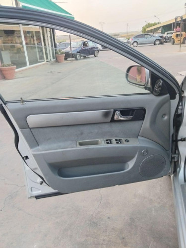 GUARNECIDO PUERTA DELANTERA IZQUIERDA Chevrolet Nubira Berlina (2005->) Chevrolet Nubira Berlina (2005->) 