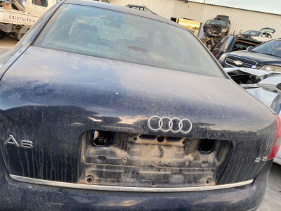 AUDI A6 BERLINA (4B2)