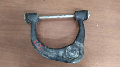 BRAZO SUSPENSION SUPERIOR DELANTERO IZQUIERDO