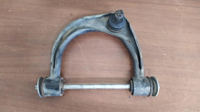 BRAZO SUSPENSION SUPERIOR DELANTERO IZQUIERDO