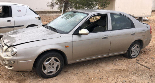 KIA SHUMA — vehículo donante para recambios 