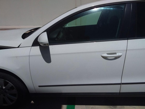 PUERTA DELANTERA IZQUIERDA Volkswagen PASSAT BERLINA (3C2) 