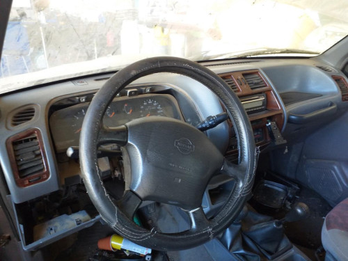 NISSAN TERRANO II (R20) — vehículo donante para recambios 