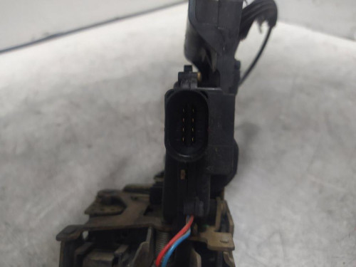 CERRADURA PUERTA DELANTERA DERECHA VOLKSWAGEN PASSAT BERLINA (3B3) 