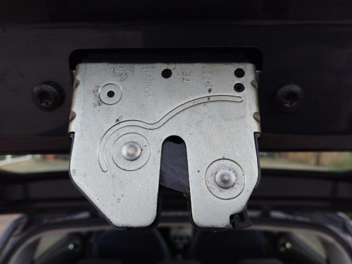 CERRADURA MALETERO / PORTON Opel Corsa D (2006->) OPEL Corsa D (2006->) 