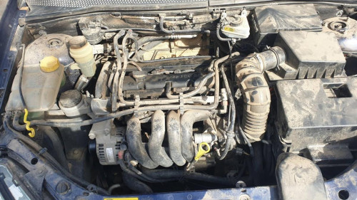 FORD FOCUS BERLINA (CAK) — vehículo donante para recambios 