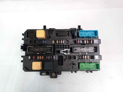 CAJA RELES / FUSIBLES