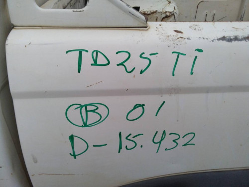NISSAN PICKUP (D22) — vehículo donante para recambios 