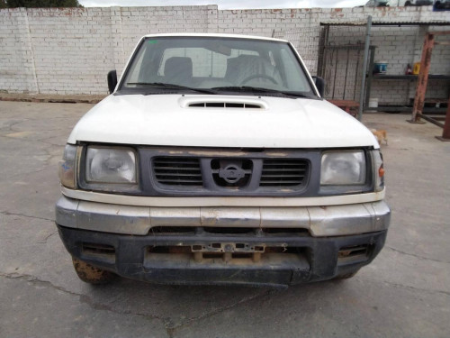 NISSAN PICKUP (D22) — vehículo donante para recambios 
