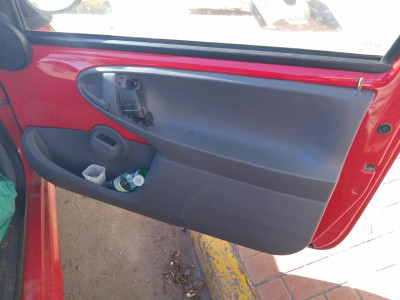 ELEVALUNAS DELANTERO DERECHO