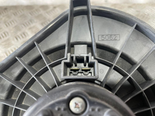 MOTOR CALEFACCION 