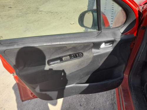 PEUGEOT 207 — vehículo donante para recambios 