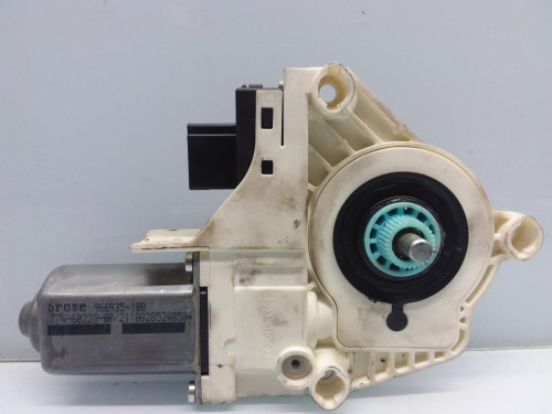 MOTOR ELEVALUNAS DELANTERO IZQUIERDO 