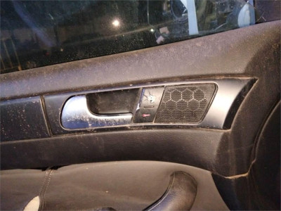 MANETA INTERIOR DELANTERA IZQUIERDA