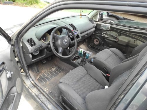 VOLKSWAGEN POLO III BERLINA (6N2) — vehículo donante para recambios 