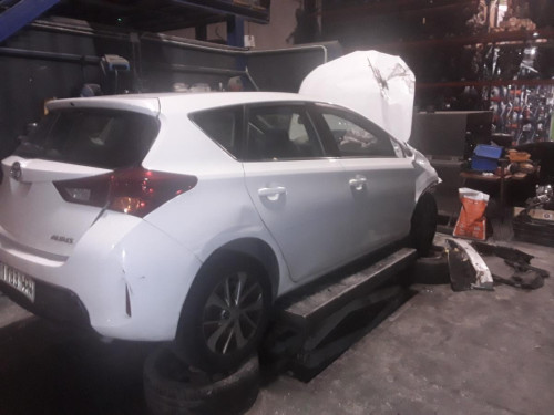 TOYOTA AURIS (E18) 