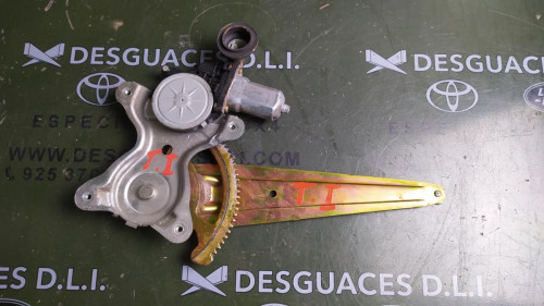ELEVALUNAS TRASERO IZQUIERDO Toyota LAND CRUISER (J12) 