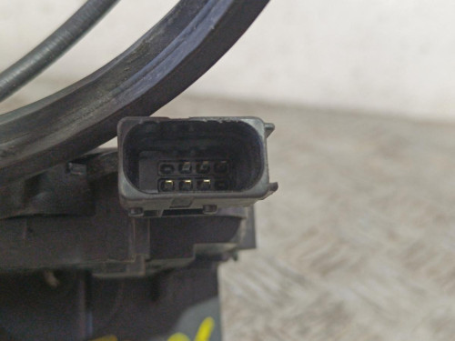  CERRADURA PUERTA DELANTERA IZQUIERDA 