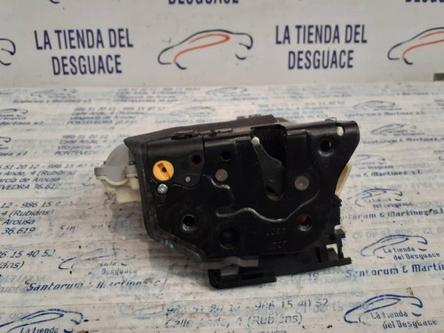  CERRADURA PUERTA DELANTERA IZQUIERDA 