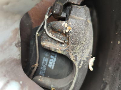 PINZA DE FRENO DELANTERA IZQUIERDA