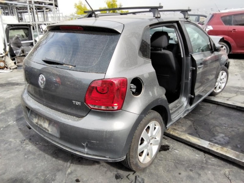 VOLKSWAGEN POLO V (6R1) — vehículo donante para recambios 