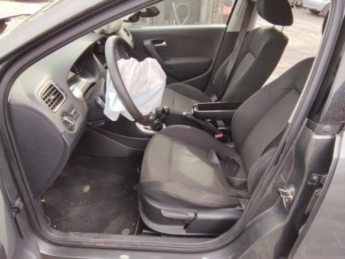 VOLKSWAGEN POLO V (6R1) — vehículo donante para recambios 