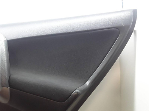 GUARNECIDO PUERTA TRASERA DERECHA Toyota RAV4 (A3) 