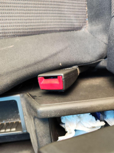 ENGANCHE CINTURON DELANTERO DERECHO used