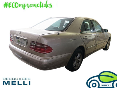 MERCEDES-BENZ CLASE E (BM 210) BERLINA