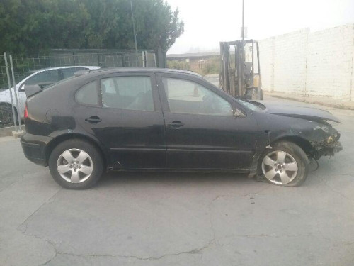 SEAT LEON (1M1) — автомобиль-донор на запчасти 