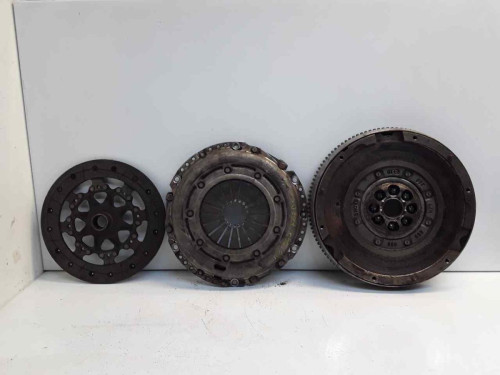 KIT EMBRAGUE FORD FOCUS BERLINA (CAP) 