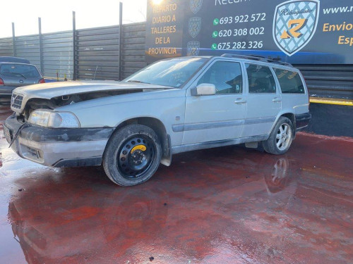  VOLVO V70 FAMILIAR 
