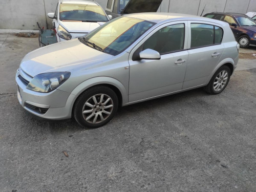 OPEL ASTRA H BERLINA — Donor Vehicle for Used Parts 